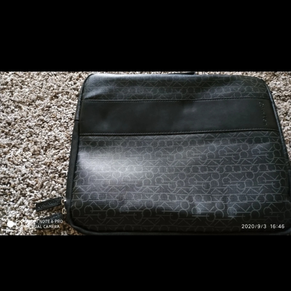 Calvin Klein bag like new